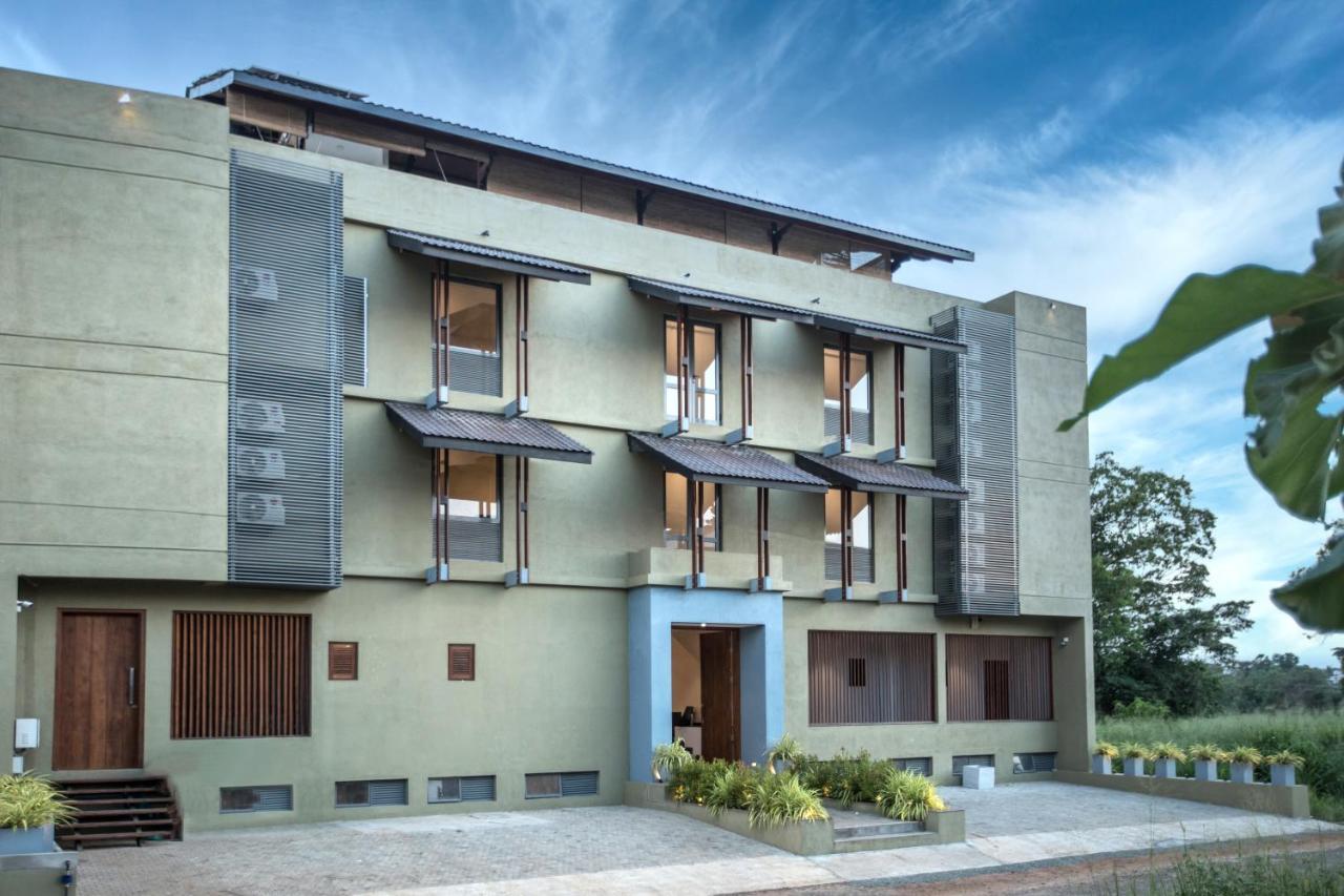 Earls Rajarata Hotel Anuradhapura Kültér fotó