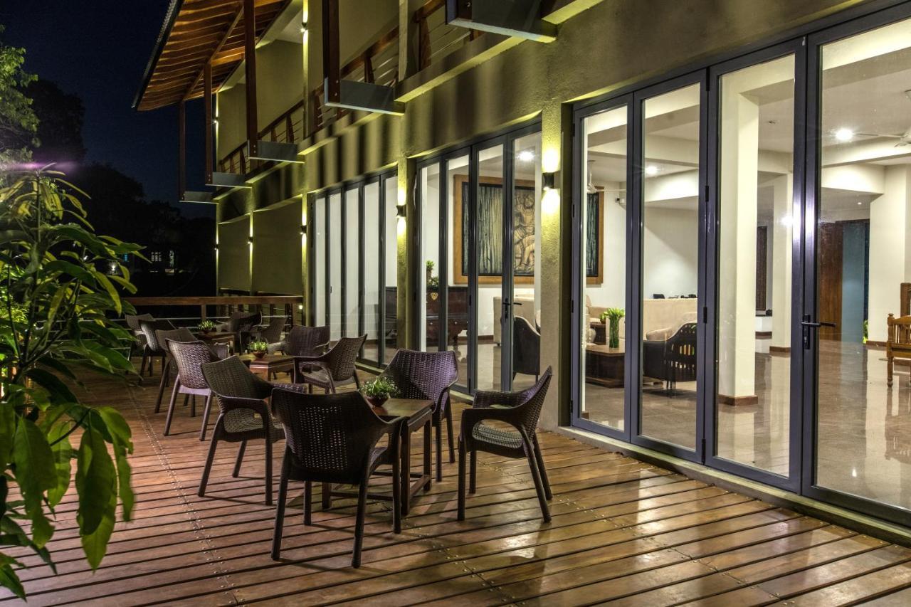 Earls Rajarata Hotel Anuradhapura Kültér fotó