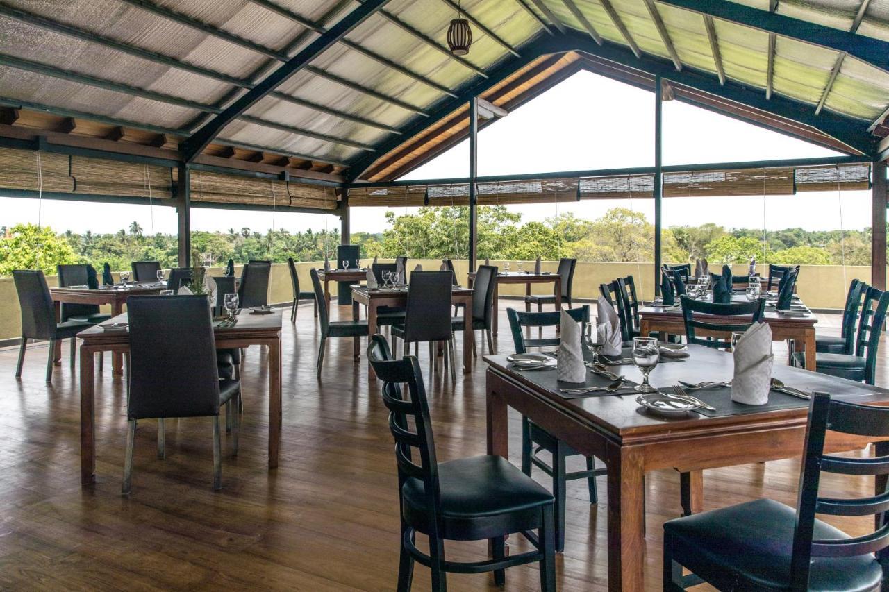 Earls Rajarata Hotel Anuradhapura Kültér fotó