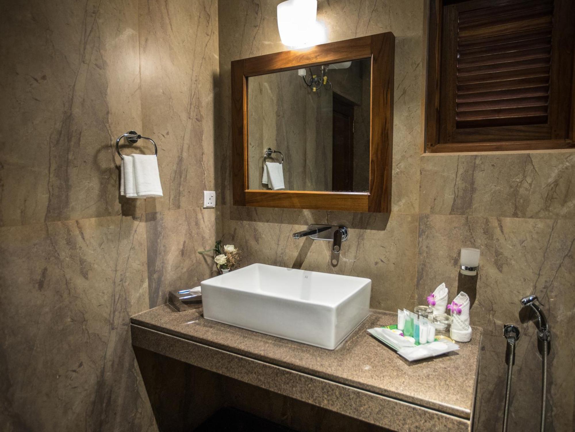 Earls Rajarata Hotel Anuradhapura Szoba fotó